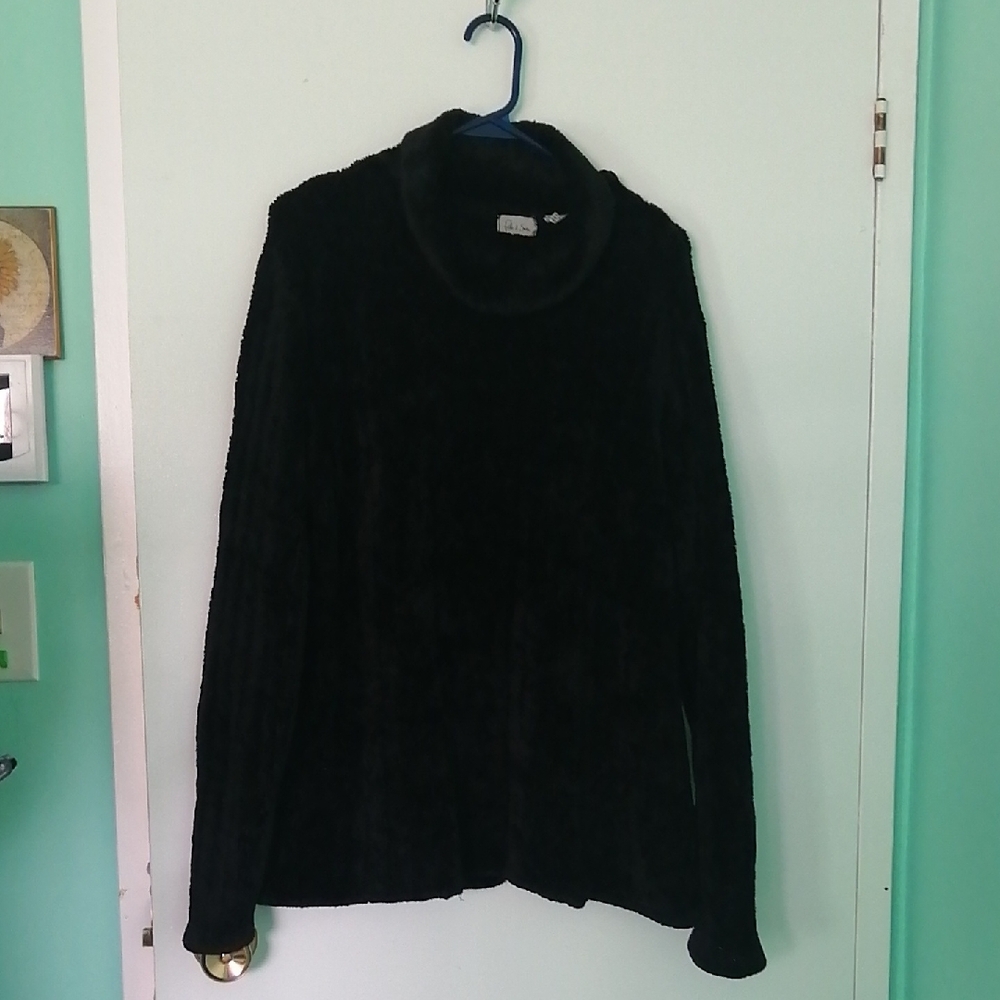 2/16🎈Fille À Suivre Black Cowl neck Sweater